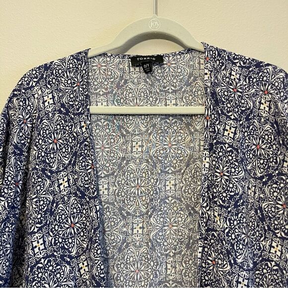 Torrid cardigan size 0/1 - Picture 3 of 7